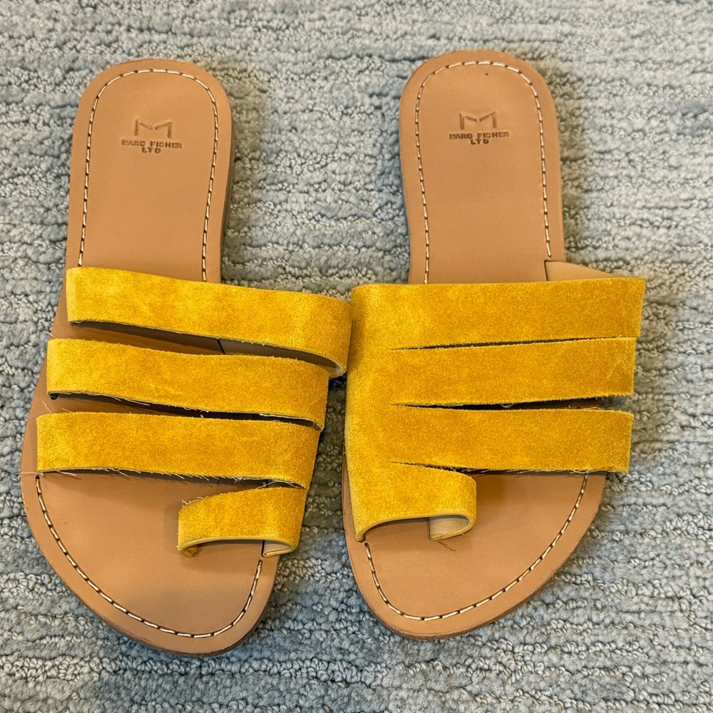 Marc Fisher Rilee Yellow Suede Toe Loop Slide Sandals Sz 7.5